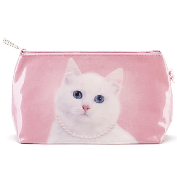Cat with Pearl Necklace Wash Bag