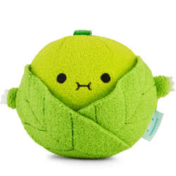 Noodoll Ricesprout Mini Plush Toy. No more arguments around the table, this Brussels Sprout you are sure to love! Riceprout has a super soft green body wrapped in embroidered green leaves, and who can resist that sweet embroidered face?