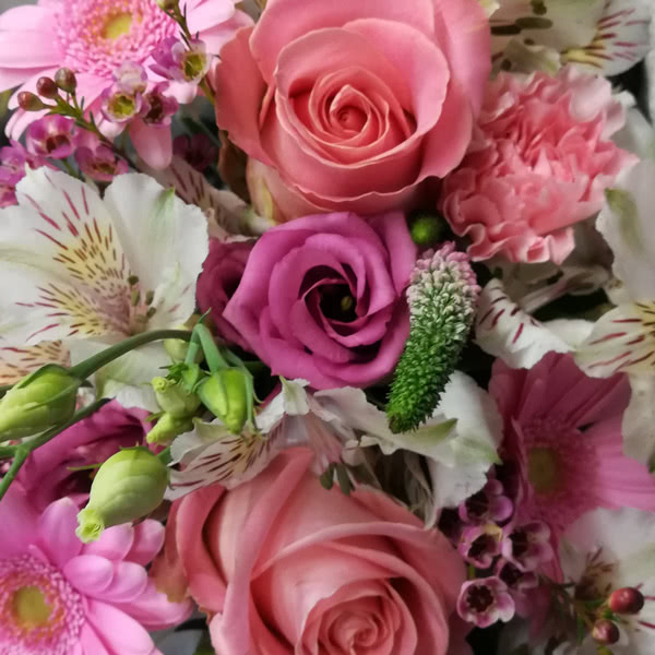 Flower DeliveryFlorists Choice Pink and White