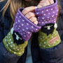 Pachamama Knitwear Black Sheep Handwarmer Purple 