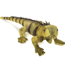 Teddy Hermann Iguana soft toy in a 49 cm size. This is so lifelike! Coming with soft two-tone green fur, a super long tail, and soft felt spikes along the spine.