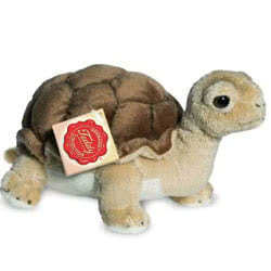 Teddy Hermann Tortoise soft toy in a 20 cm size. This is so lifelike! The attention to detail is remarkable. Coming with the classic dark brown shell, a little neck and a beige underbody.