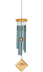 Woodstock Musical Wind Chimes of Mercury Verdigris. Coming with 5 verdigris finish chimes, it has a 
black Ash wood top and matching wind catcher, their 
pentatonic scale is always in harmony so the sound remains 
perfect over time, it is strung with U